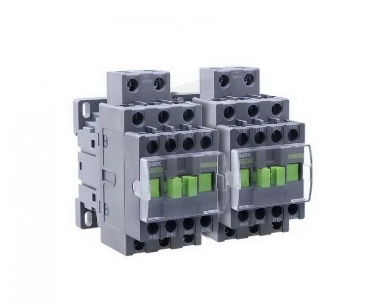 Vysoce Kvalitní Reverzační stykač NOARK 104682 EX9CR12 3pól, 12A AC-3, ovl. 127 V AC, 2V+2Z