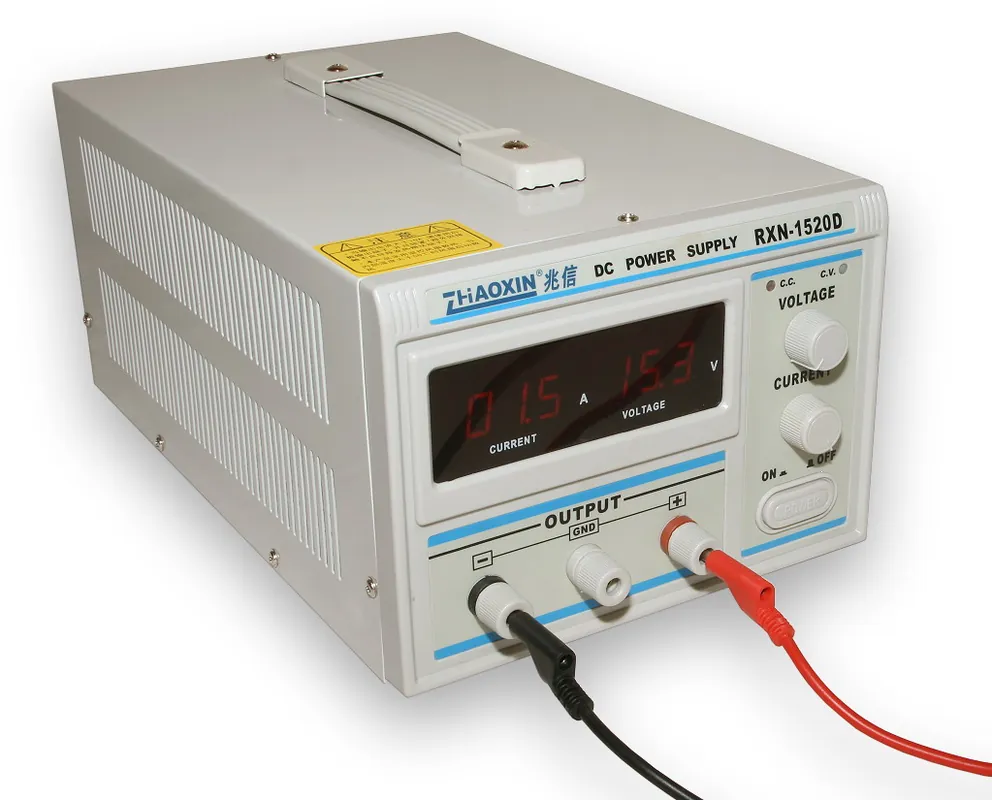 Laboratorní zdroj RXN-1520D 0-15V/20A Výhodná Nabídka