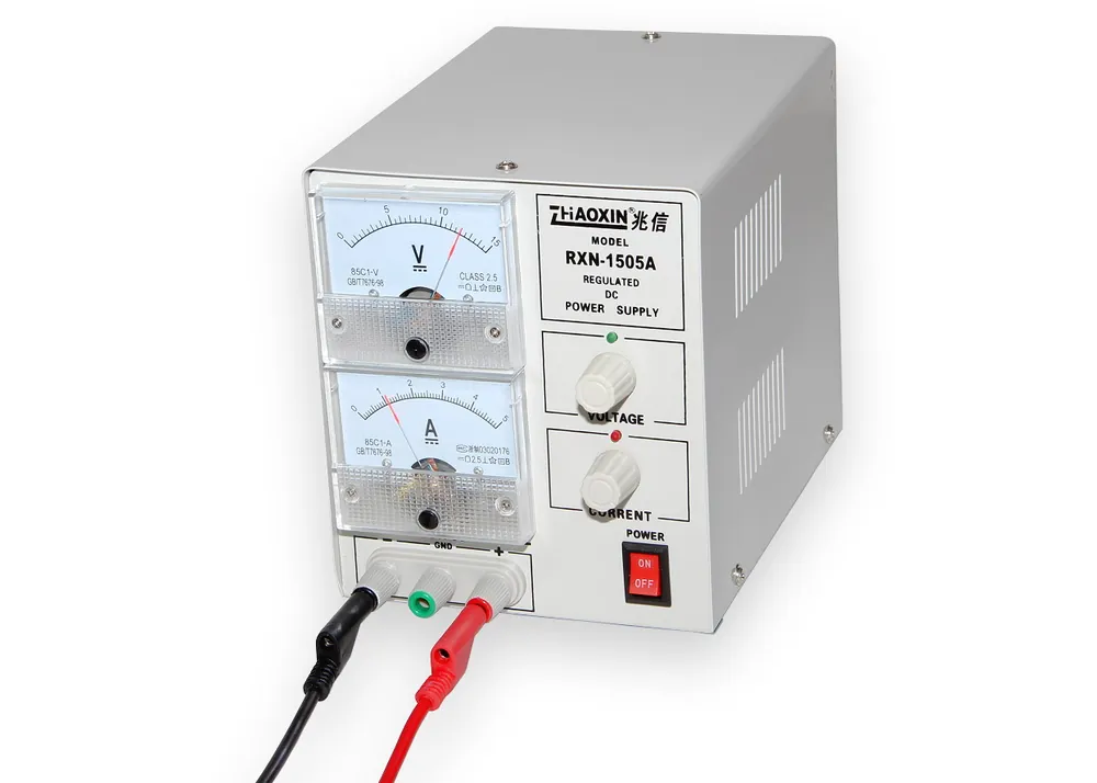 Autentický Laboratorní zdroj RXN-1505A 0-15V/5A