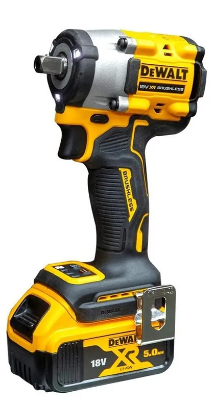 Bezpečná Platba DEWALT DCF922P2T Aku rázový utahovák 1/2" 18V; 2x 5,0Ah; 610Nm